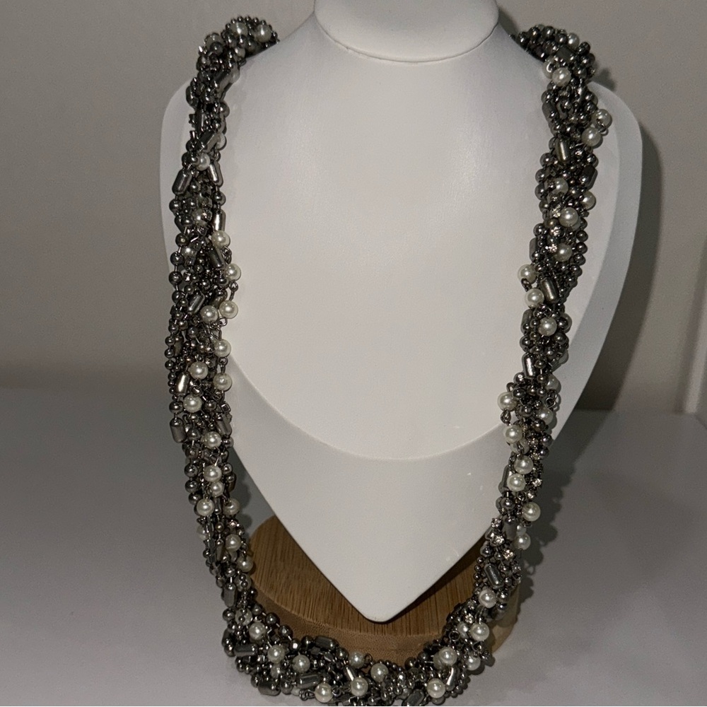 Pearl chain necklace